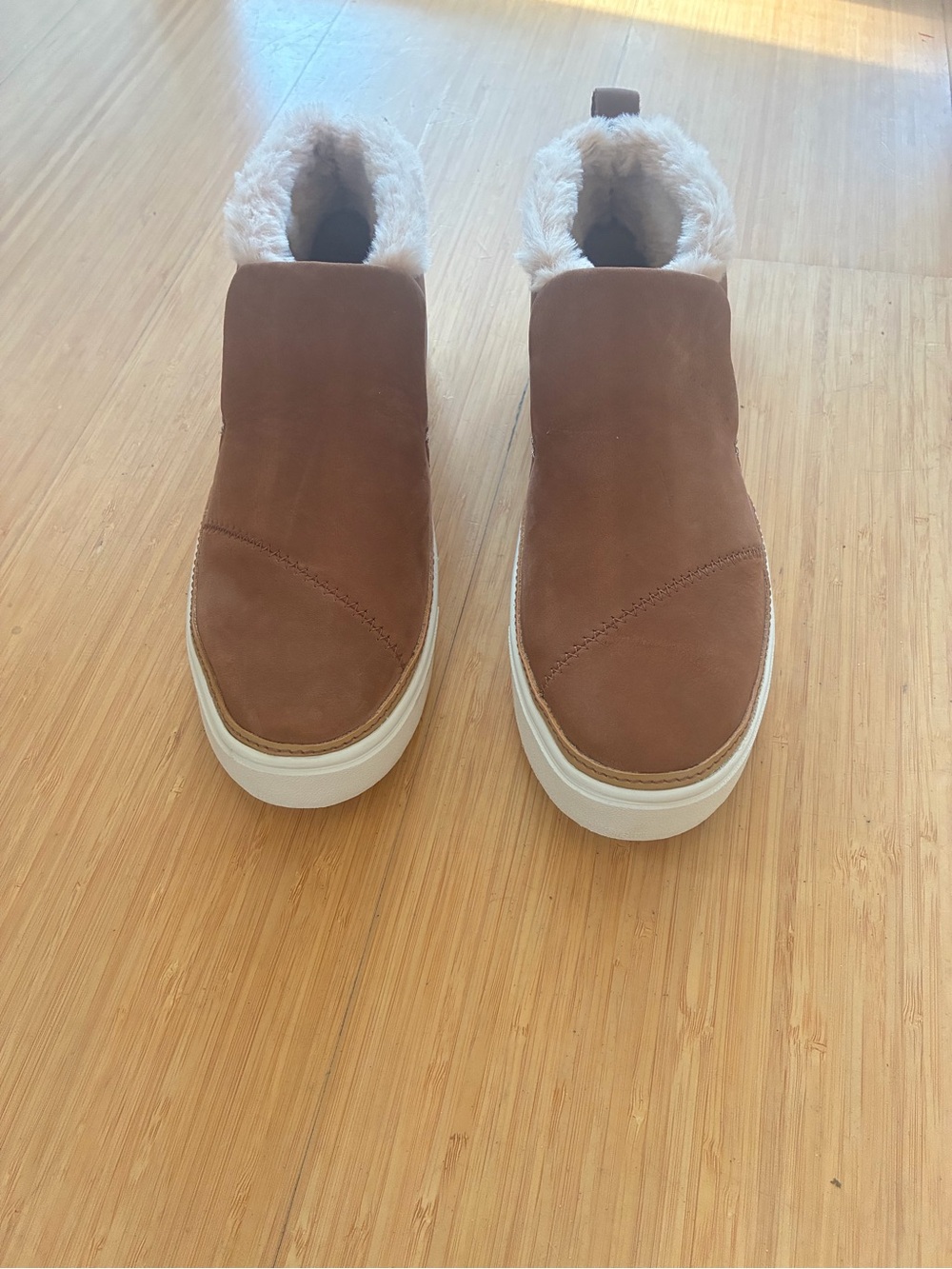 Toms Women Paxton Brown Suede Slip-On Booties with Cream Faux-Fur Collar